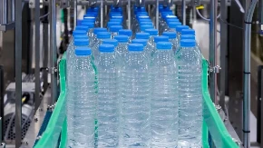 Svet plaća veliki ceh - plastika poskupljuje zbog zatvaranja Ormuskog moreuza