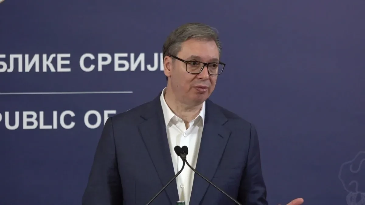 KEŠOM IZ KOVERTI Vučić: Svi koji su napadali naše ljude bili su debelo plaćeni