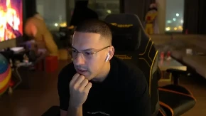 PECNUO ZVEZDU Baka Prase dosuo so na ranu navijačima crveno-belih