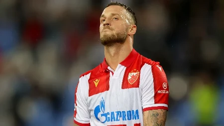 ŠTA SE OVDE DESILO? Arnautović mu udario ćušku, a onda su svi ostali u šoku (VIDEO)