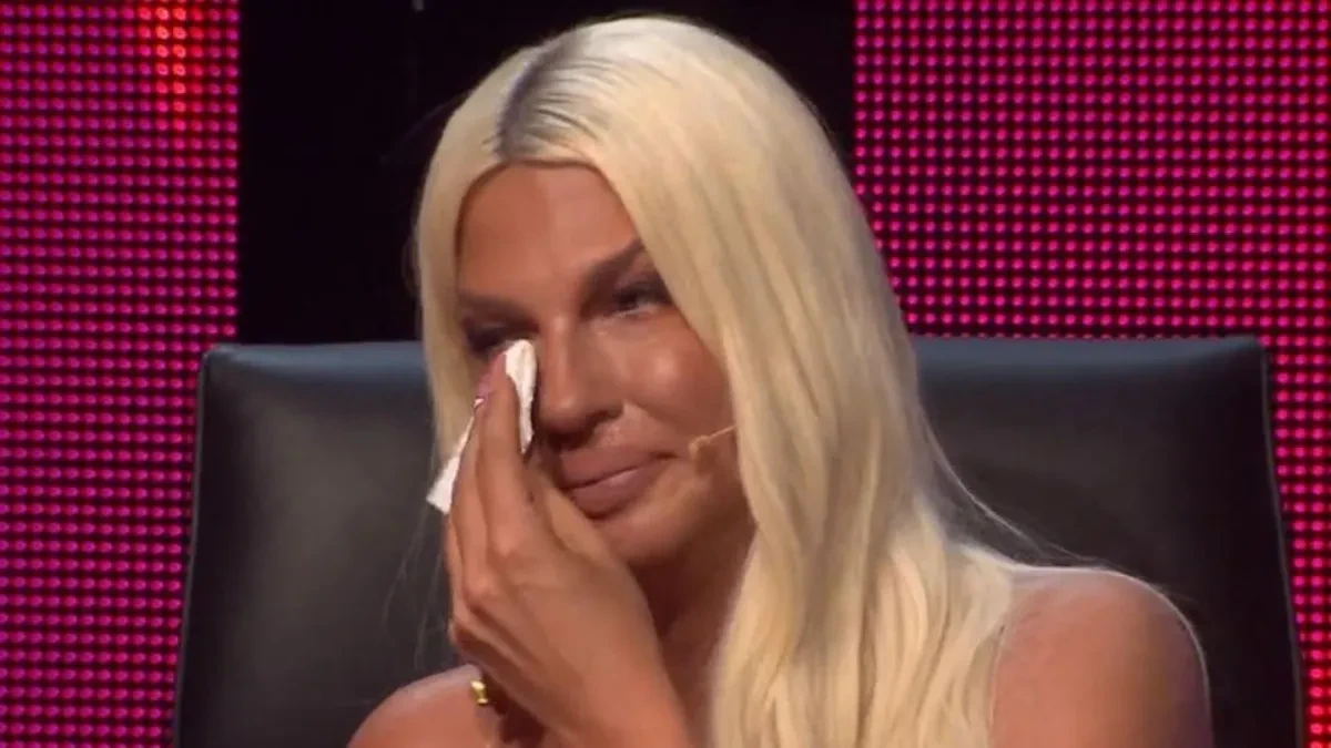 "SVAKIM DANOM JE SVE GORE UPRKOS TERAPIJAMA" Karleuša slomljena zbog leukemije: "Da moj pakao bude veći..."