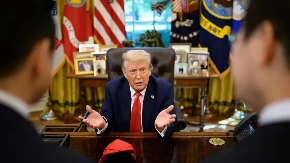 "NAJNAČITANIJI U SVAKOJ PROSTORIJI!" Šok tvrdnja iz Bele kuće o Trampu zapalila mreže, "kako mu to uspeva?"