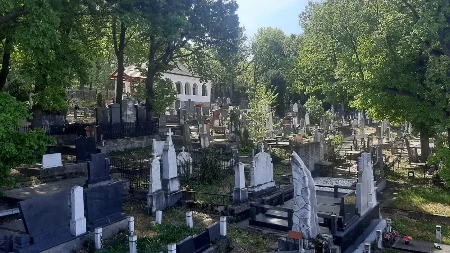 Ne budite plitki: Zašto ne treba govoriti "primi saučešće"?