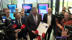 To nema niko u regionu! Vučić pokazao sertifikat 4: U Evropi ga ima još samo Poljska