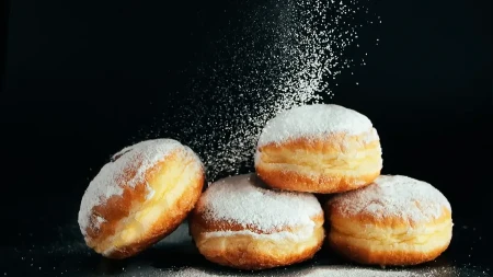 Jedan sastojak čuda čini: Ako ovo dodate u krofne neće upiti ni kap ulja, recept zlata vredan