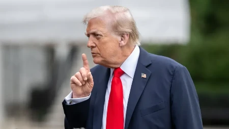 TRAMP BEZ MILOSTI! Tvrde da je najavio da će "leteti glave"