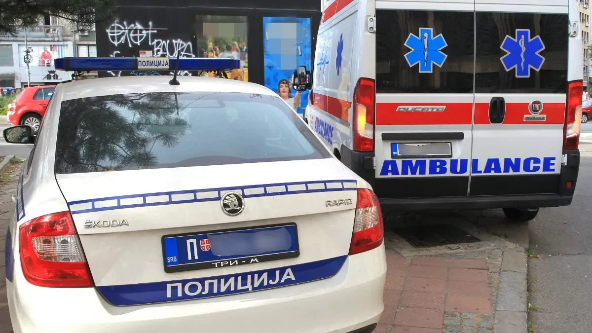 POZNATO KAKO JE ŽENA PALA SA TREĆEG SPRATA NA VRAČARU Užasnoj sceni prisustvovale majka i ćerka