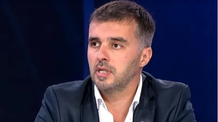 NEMAJU GRANICE U LAGANJU! Manojlović deli lekcije - a nikada nije preuzeo nikakvu odgovornost!