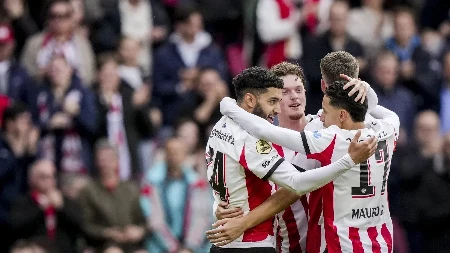 VELIKO SLAVLJE U AJNDHOVENU PSV treći put uzastopno osvojio šampionsku titulu u Holandiji