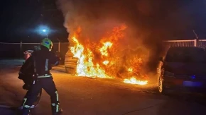 EKSPLODIRAO AUTO, IZBIO POŽAR Prvi snimci HAOSA, hitna službe na terenu u Kijevu