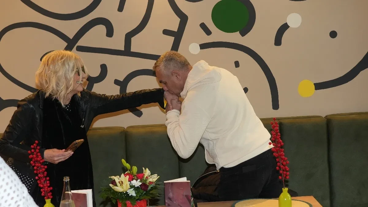 OPLJAČKANA NAŠA PEVAČICA Lopovi joj opustošili dom: "Ukrali su mi 200.000 evra"