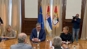 VUČIĆ NASTAVLJA KONSULTACIJE: Predsednik razgovara sa predstavnicima PUPS i Mi - glas iz naroda