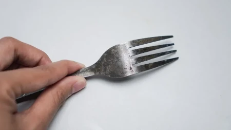 Rđa se pojavljuje na priboru za jelo nakon pranja u mašini za pranje sudova - probajte ovaj trik