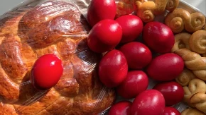 Farbanje jaja u lukovini: Dodajte ovaj list i dobićete savršenu crvenu boju