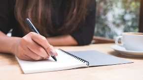 NJIHOV MOZAK DRUGAČIJE FUNKCIONIŠE Ljudi koji i dalje pišu važne stvari u svesci imaju tajnu prednost u životu