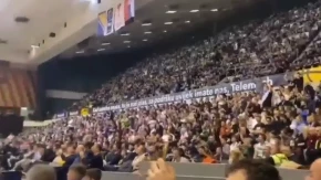 NAVIJAČI BiH PODRŽALI BLOKADERE I PEVALI SKANDALOZNU PESMU: Nikad te niko mrzeti neće k’o što te mrzim ja, Srbijo ku*vo balkanska!