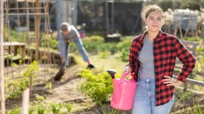 POTPUNO ĆE PROMENITI IZGLED BAŠTE Ovo je jedina biljka koju bi trebalo da posadite u aprilu (FOTO)