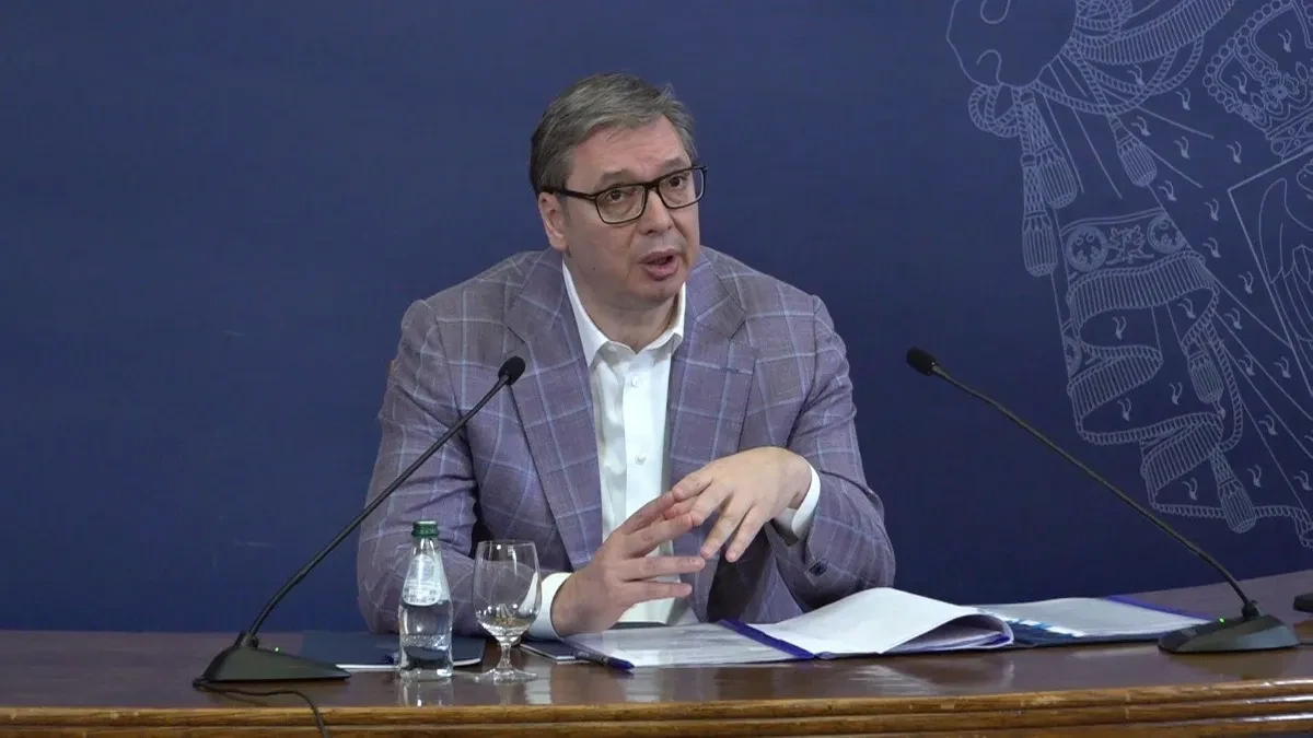 "U MENI JE SVAKODNEVNA BORBA, VEOMA TEŠKA" Vučić otvoreno: Kad god pružim ruku pitam se da li sam izdao svoju decu