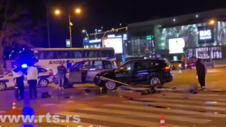 TUGA U NOVOM SADU Preminuo mladić na kojeg je pao semafor