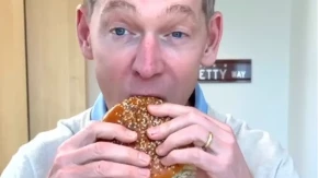 "Moja mama je kriva za sve" - konačno se oglasio šef Mekdonalsa povodom katastrofalnog nastupa