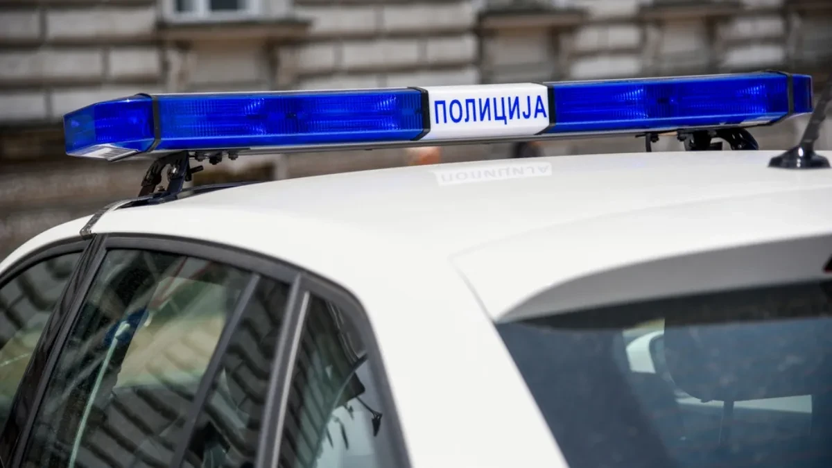 KOST ZAUSTAVILA NOŽ U GRUDIMA! Muškarac pokušao da ubije bivšu, ima "debeo" dosije