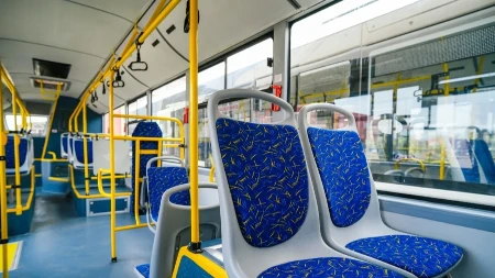 TUČA U AUTOBUSU U ŽARKOVU! Muškarac ostao bez svesti 