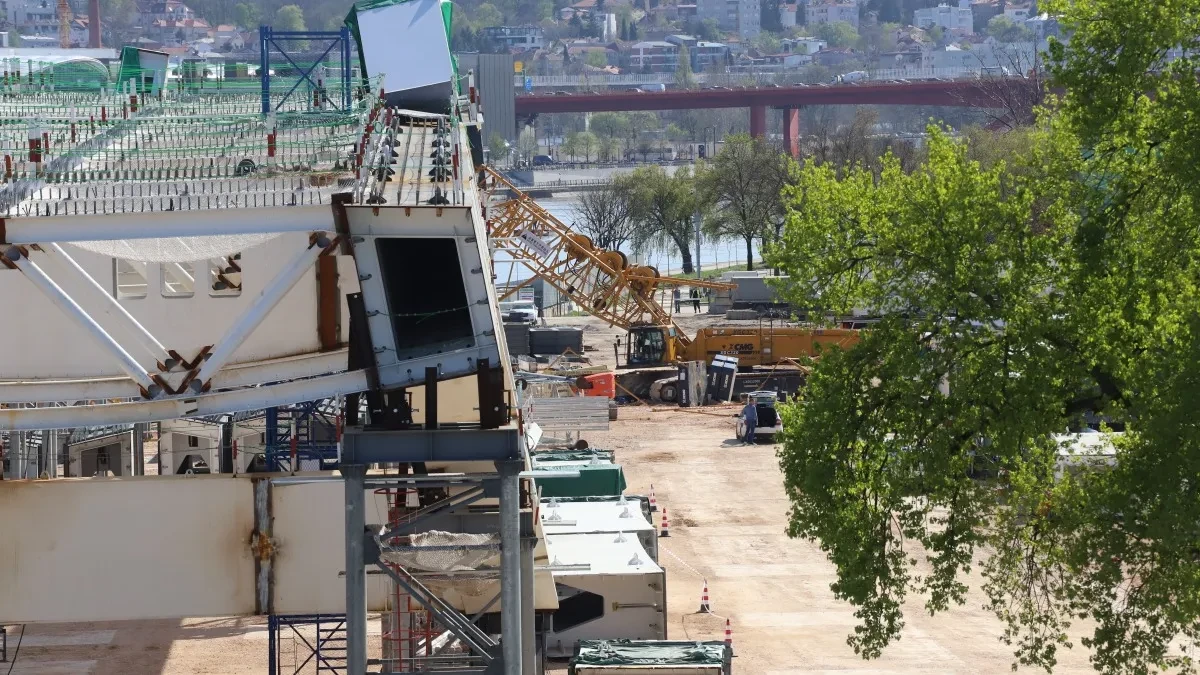 STRADAO KINESKI RADNIK NA GRADILIŠTU PRILIKOM PADA KRANA Tužilaštvo otkrilo kako je došlo do nesreće