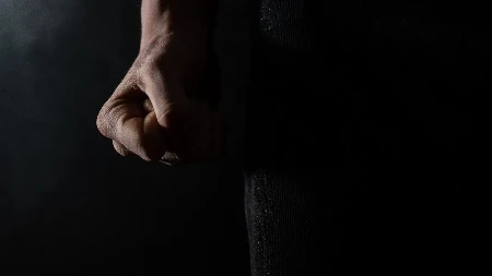 DEČAK DAVIO VRŠNJAKA U ŠKOLI Protiv maloletnika podneta prijava