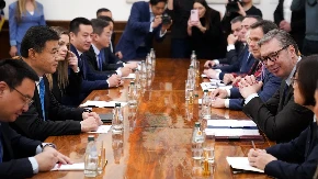 VUČIĆ NA VAŽNOM SASTANKU: Predsednik razgovara s predstavnicima korporacije Šendong haj spid grup (VIDEO)