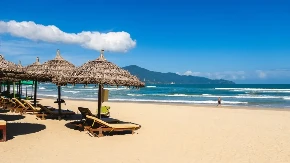 PRELEPA ZEMLJA ODUŠEVILA TURISTE BAGATELNIM CENAMA Ovde je ručak 2 evra, a ležaljka na plaži 1.30: "Ne može jeftinije" 