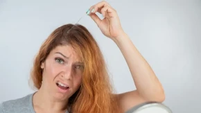 Da li treba čupati sede dlake? Frizeri upozoravaju na greške koje mogu uništiti vašu kosu