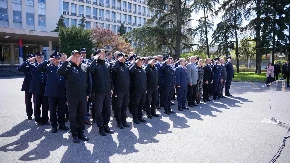 "TAMO GDE DRUGI STANU, VI NASTAVLJATE" Ministar Dačić na prijemu novih vatrogasaca-spasilaca (FOTO)