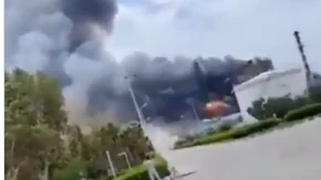 PRIMIRJE TRAJALO SATIMA?! Rafinerija razneta, region u plamenu! (VIDEO)