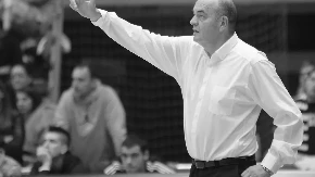 TUŽAN POČETAK MEČA U ISTANBULU Košarkaši Partizana i Efesa održali minut ćutanja u čast Duška Vujoševića