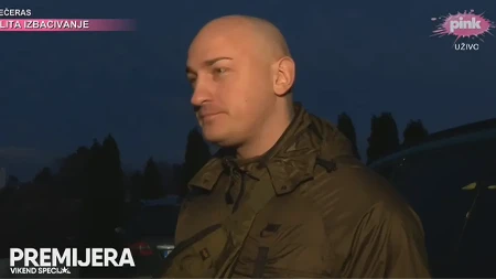 ZARAĐUJE BOGATSTVO, A ŠTEDI NA KVADRATIMA Šokiraćete se kada saznate u kakvom stanu živi Desingerica!