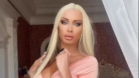 UDALA SE ZA MILIONERA, PA NAPRAVILA HAOS Naša influenserka u mini šortsu uvija i provocira muža: "Oljuštiću te do nule" (VIDEO)