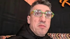 HVALI SE PORODIČNOM IDILOM, A POPIO ZABRANU PRILASKA Kristijan Golubović šokirao prizorom iz doma!