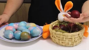 Farbanje jaja sodom bikarbonom! Žene iz Srbije ove godine koriste samo ovu tehniku, prelako je, a rezultat fenomenalan