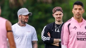 Gledaj oca biraj sina, ili obrnuto, mrtva trka: Romeo i Dejvid Bekam oborili sve sa nogu, da vidite samo kako izgledaju u "običnim" izdanjima