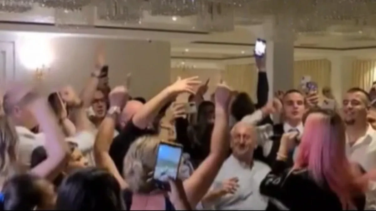 "VARAJU MUŽEVE U MOJOJ KAFANI, DOVODE ŠVALERE" Pevač raskrinkao koleginice: "Dolaze na prenoćište"