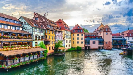 KAO OD BEOGRADA DO SUBOTICE Borba za polufinale Lige konferencije na 200 kilometara razdaljine