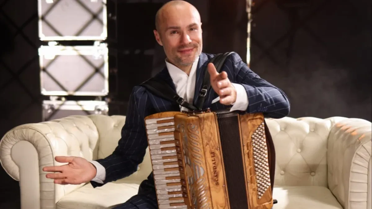 BIĆE JOJ ZAHVALAN DO KRAJA ŽIVOTA Sofronijević priznao da ovoj pevačici duguje sve! 