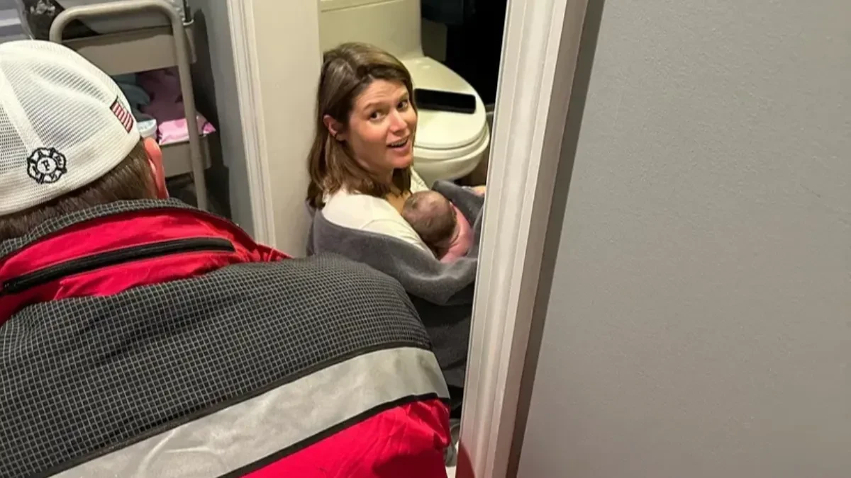 VODITELJKA SE PORODILA NA PODU U TOALETU! Hitna pomoć je odmah prevezla u bolnicu 