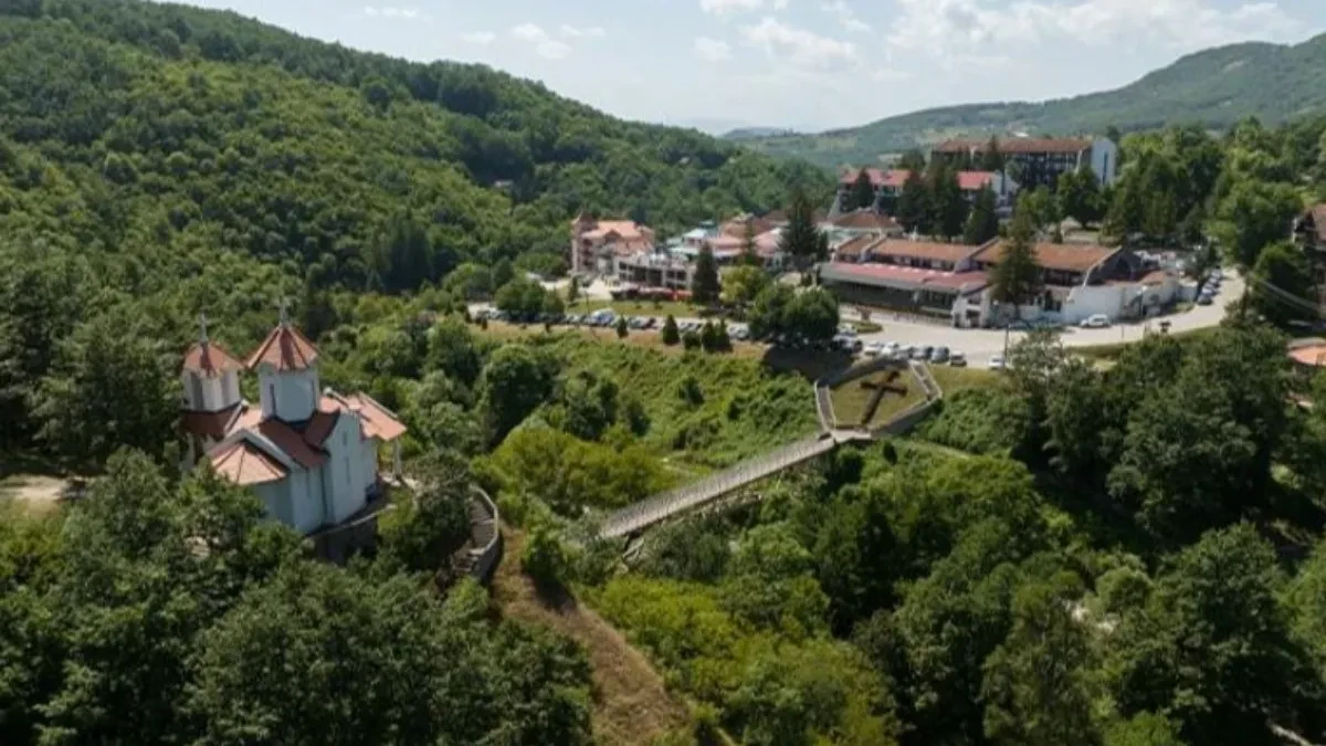Planina u Srbiji gde se zakon prirode "krši": Auto ide uzbrdo sam, a priče lede krv u žilama