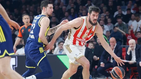 Haos nastavljen i posle meča: Kalinić se vratio u halu kako bi se obračunao sa navijačem