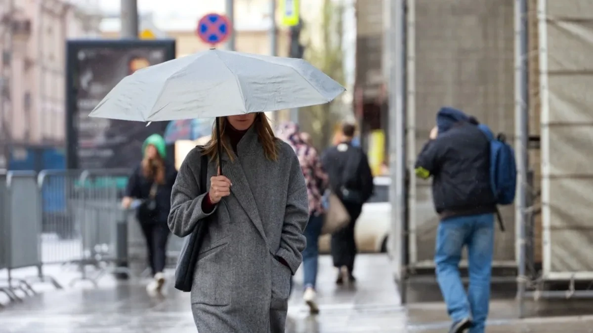 Puklo nebo iznad grada! Počeo je pljusak u Beogradu, oluja i grmljavina stigla do prestonice (VIDEO)