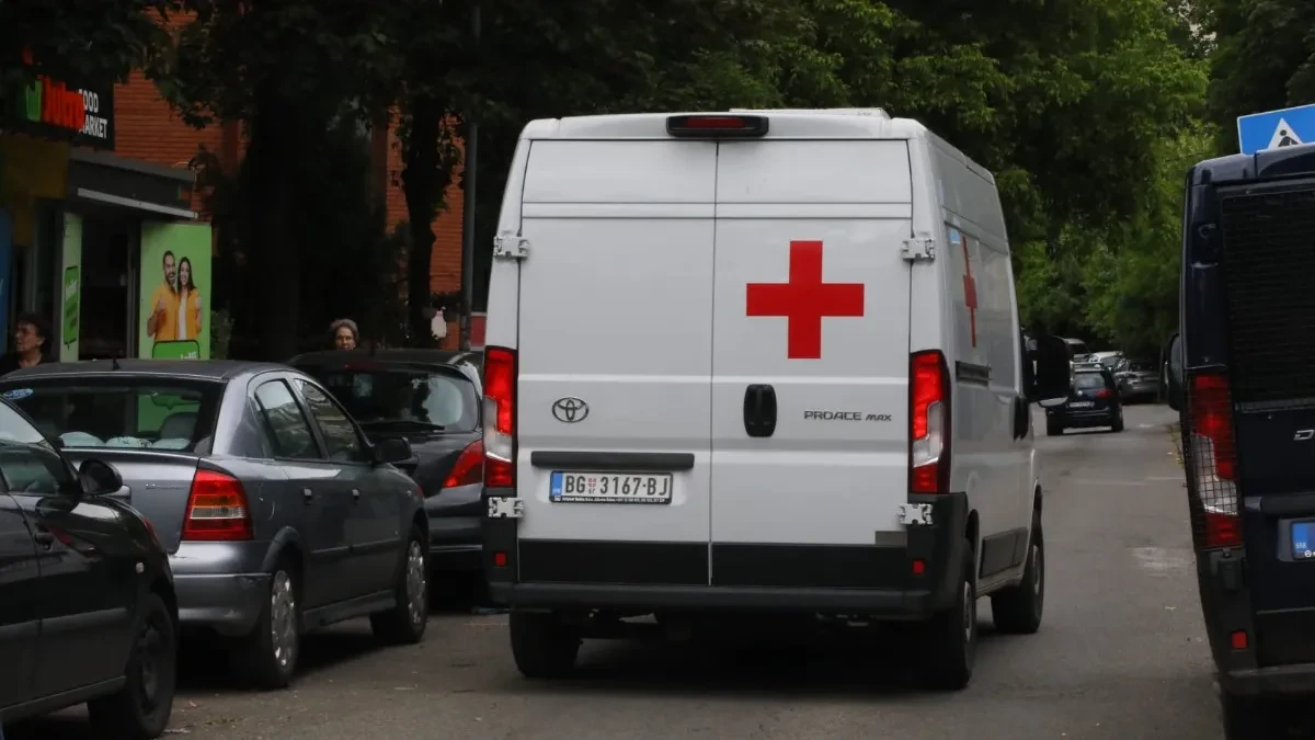 "Toliko je bila jaka, da nju četiri policajca nisu mogli da savladaju" Komšinica o tragediji na Čukarici