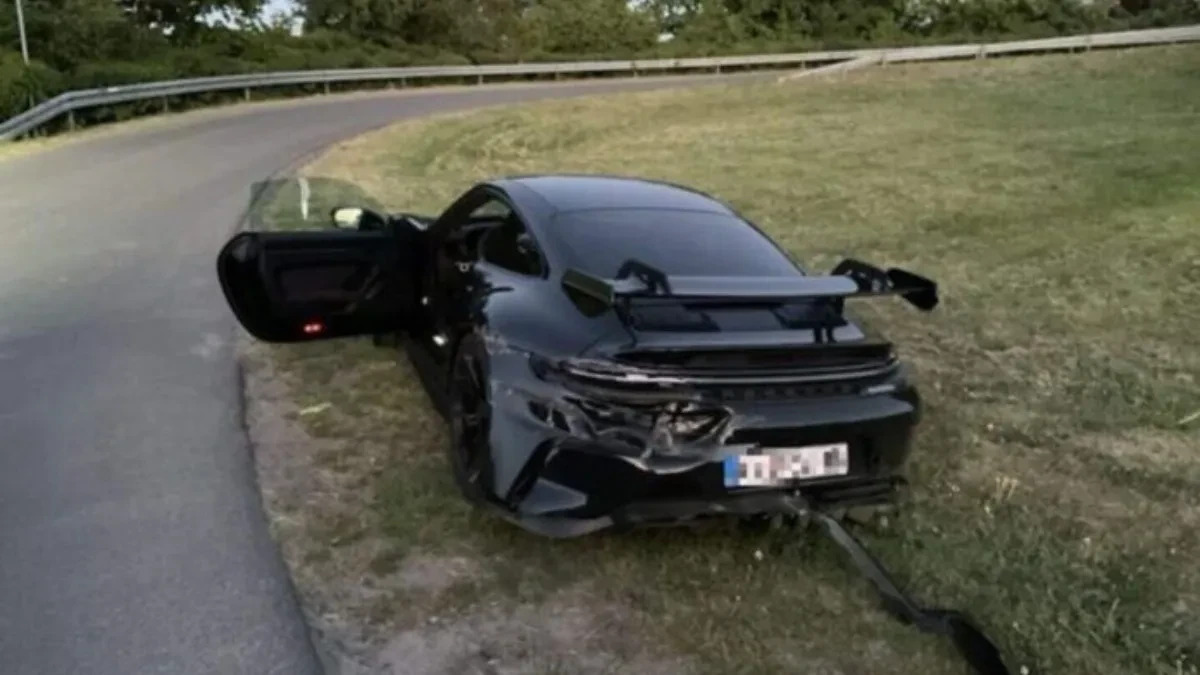 Nemci tragaju za Srbinom, napravio haos na auto-putu: Slupao "porše" pa pobegao kroz šumu