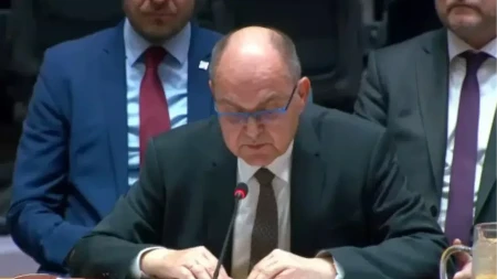 Kina žestoko udarila na Šmita: Neizabrani stranac ne može da donosi bilo kakve odluke