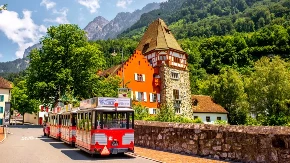 Mala država, ekonomski gigant - nema valutu, aerdrom, vojsku, a svaki građanin živi kao kralj